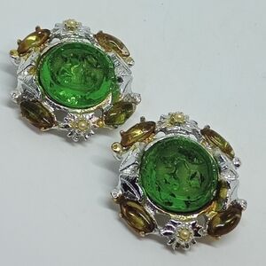 * vintage etched flowers on green glass clip on earrings